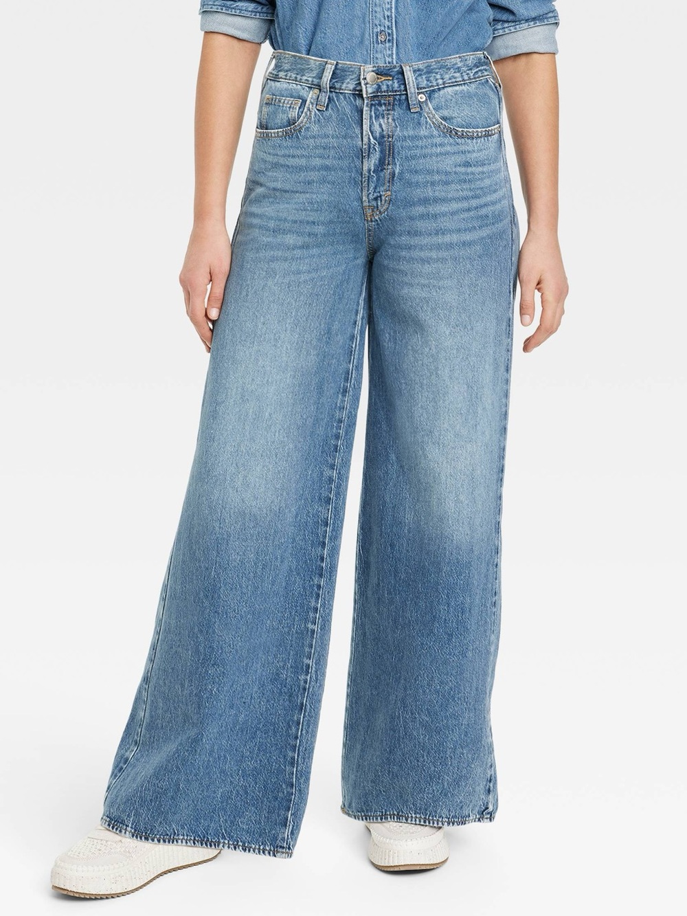 Universal Thread Wide-Leg Denim Pants in Light Blue